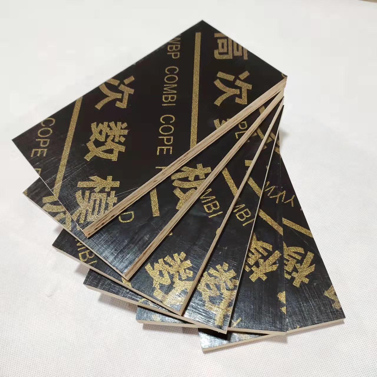 介紹覆膜建筑模板和商業(yè)膠合板 介紹覆膜建筑模板和商業(yè)膠合板