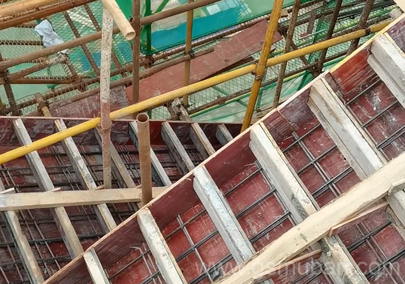 建筑工地一平方需要多少米模板木方？