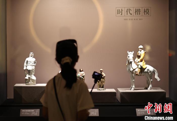 2025年建筑模板行業(yè)該何去何從?產(chǎn)業(yè)破局之路“艱辛與希望”